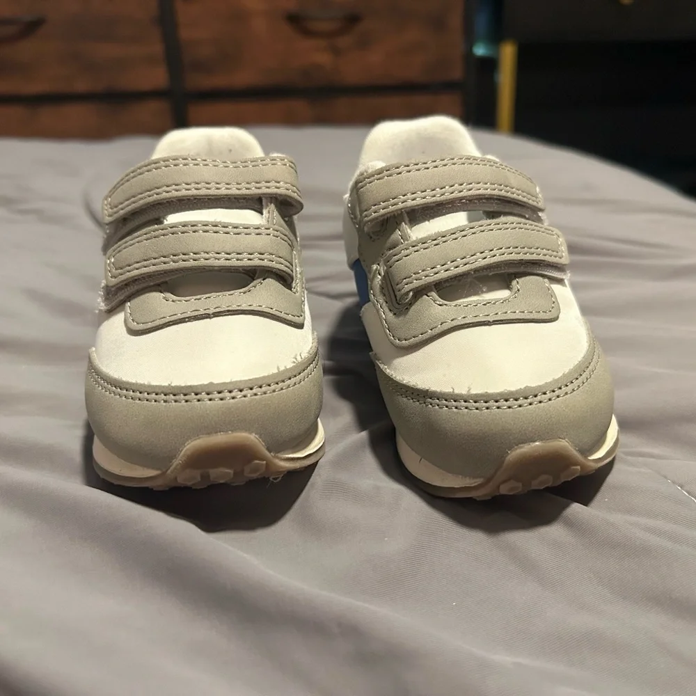 CAT & JACK KIDS SNEAKERS - Picture 4 of 7